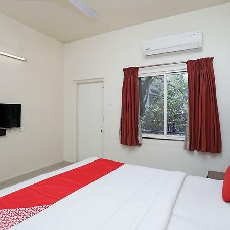 Oyo 4104 Surya Villa プネ エクステリア 写真