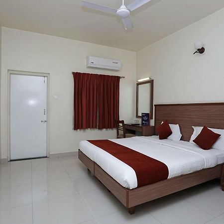 Oyo 4104 Surya Villa プネ エクステリア 写真