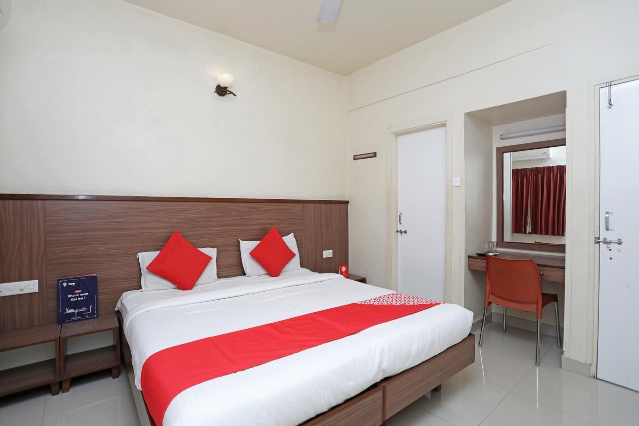Oyo 4104 Surya Villa プネ エクステリア 写真