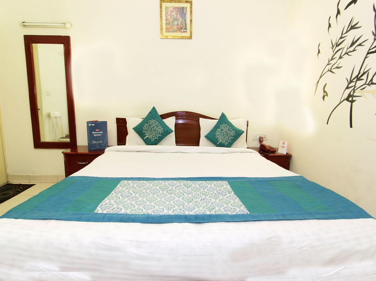 Oyo 4104 Surya Villa プネ エクステリア 写真