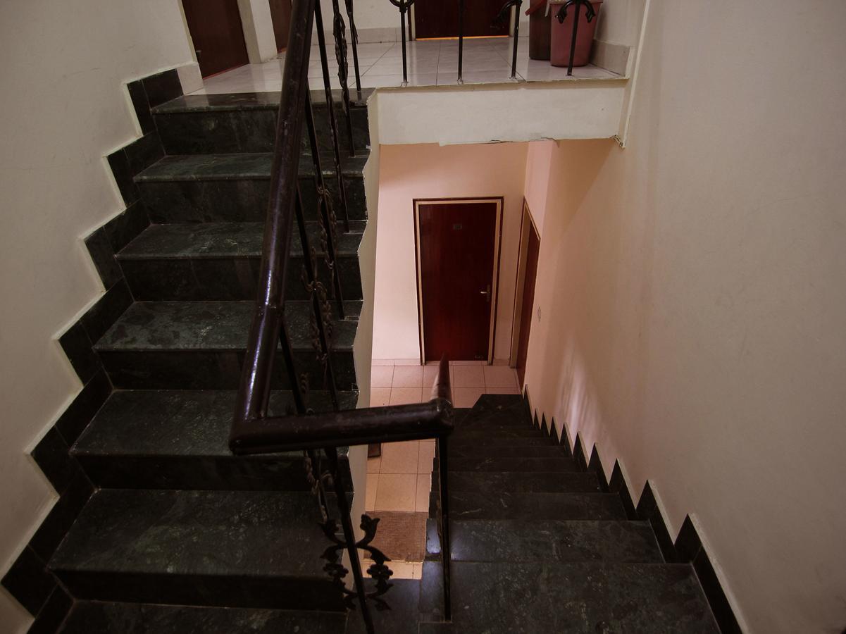 Oyo 4104 Surya Villa プネ エクステリア 写真