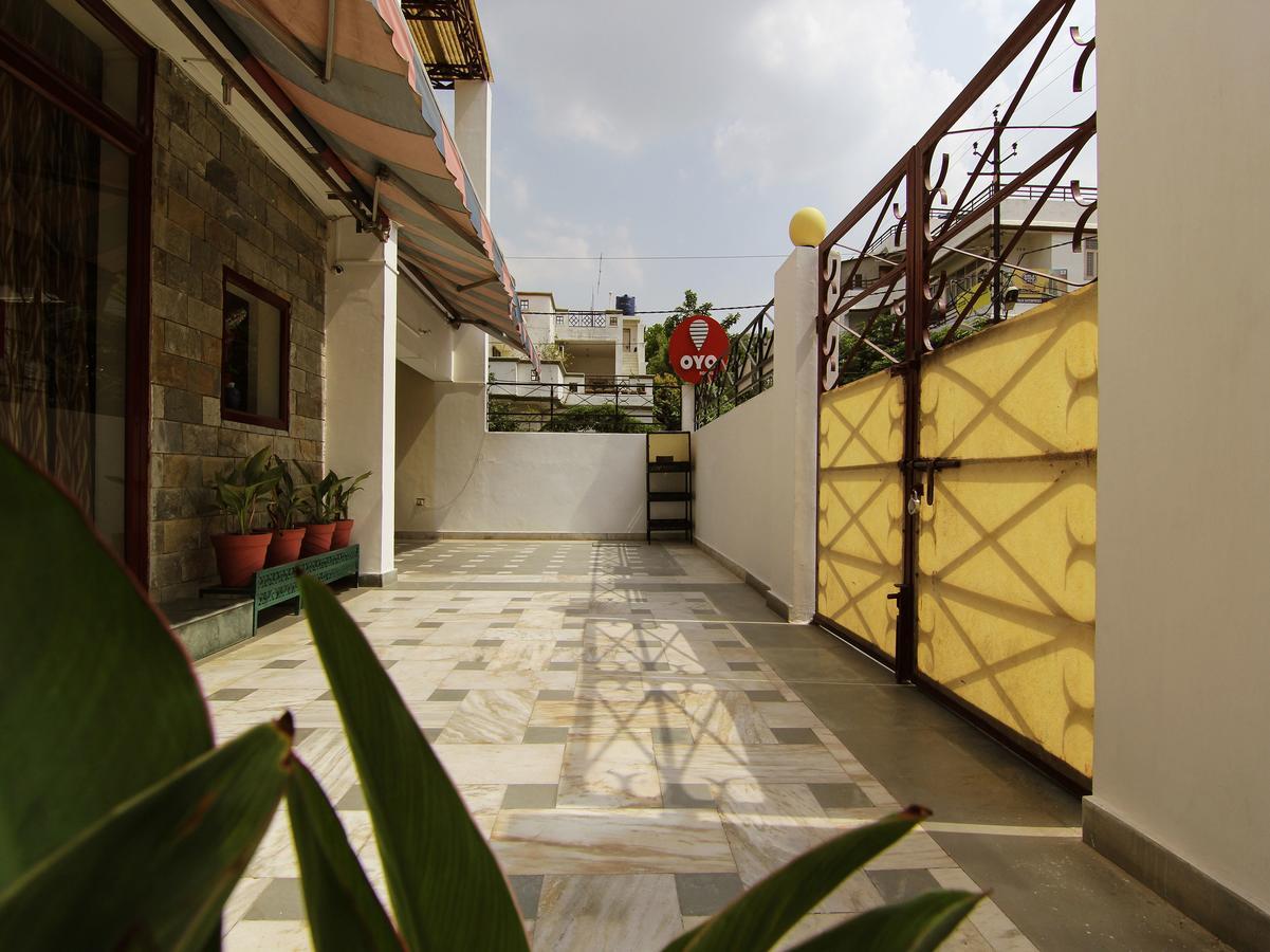 Oyo 4104 Surya Villa プネ エクステリア 写真