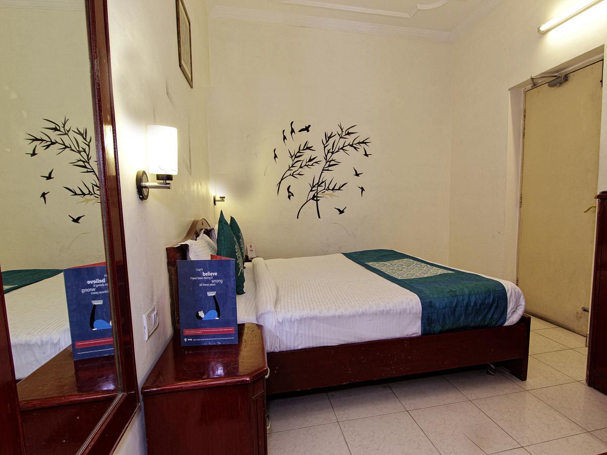 Oyo 4104 Surya Villa プネ エクステリア 写真