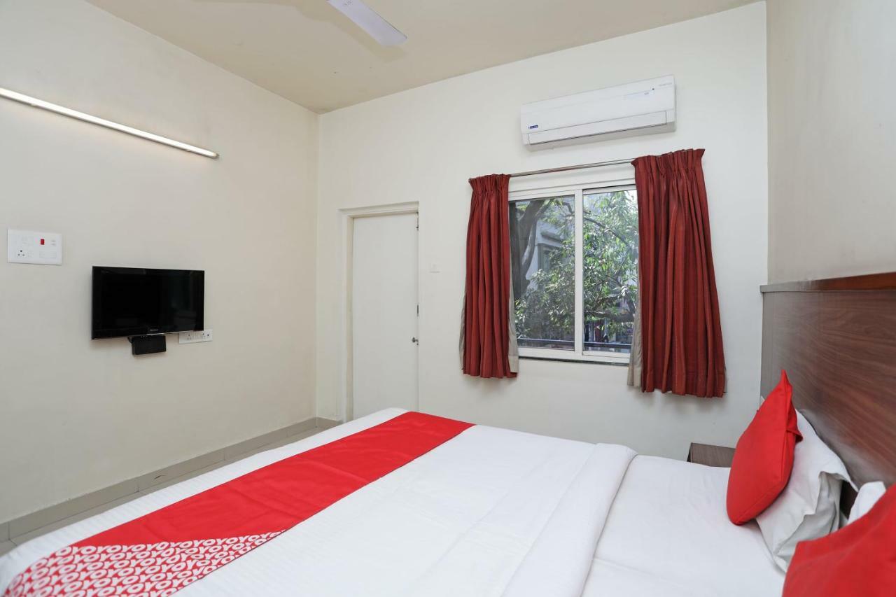 Oyo 4104 Surya Villa プネ エクステリア 写真