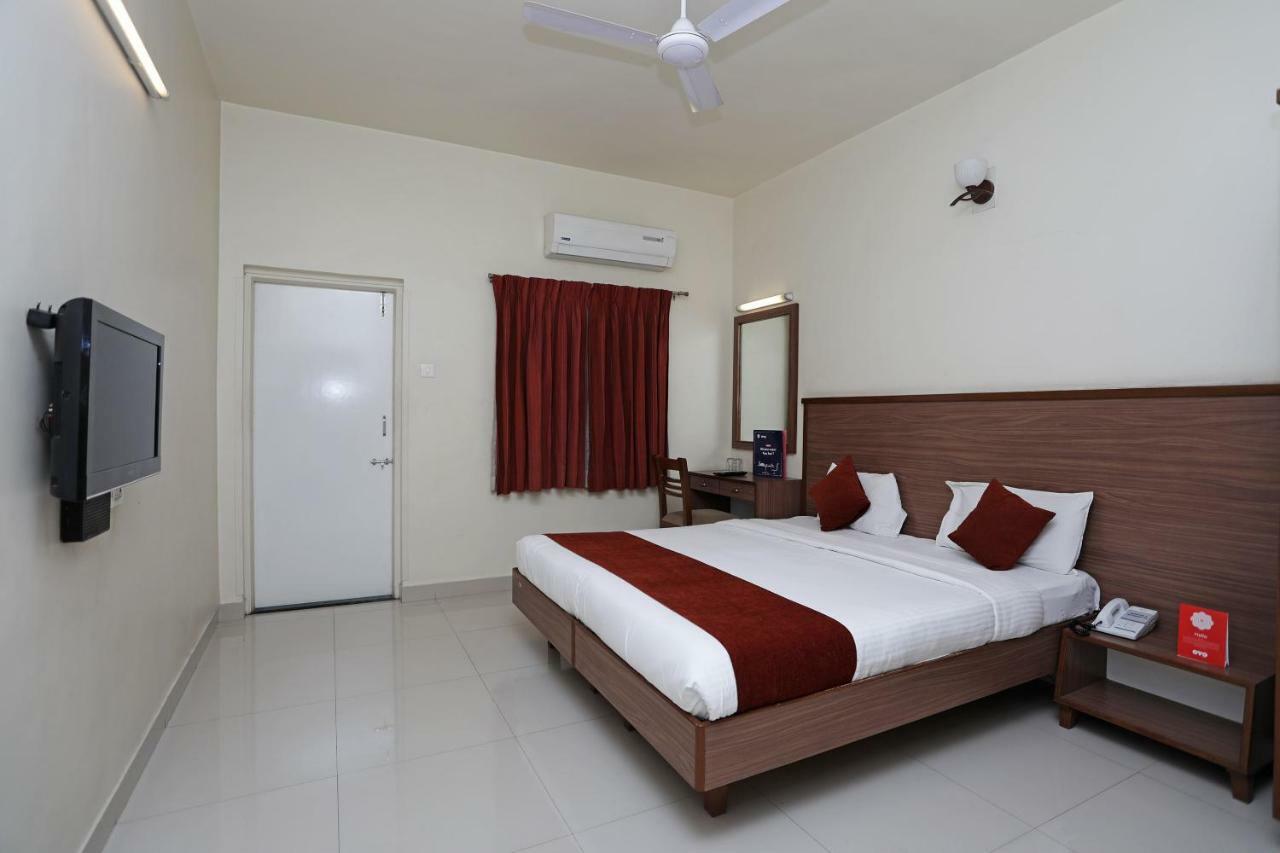 Oyo 4104 Surya Villa プネ エクステリア 写真