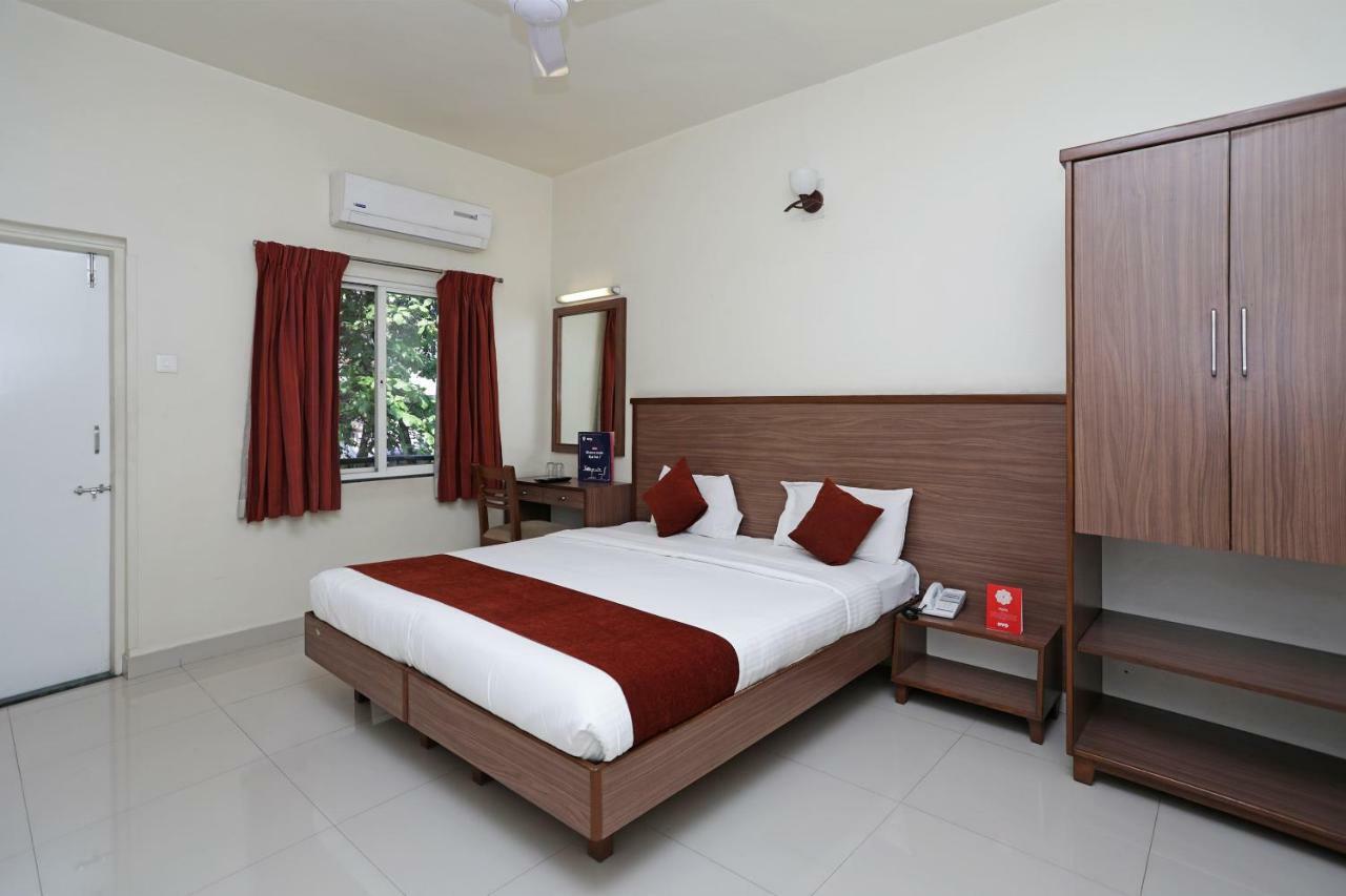Oyo 4104 Surya Villa プネ エクステリア 写真