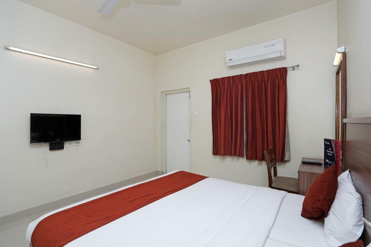 Oyo 4104 Surya Villa プネ エクステリア 写真